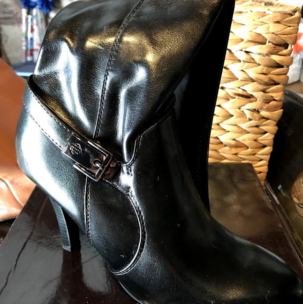 Dana Buchanan boots